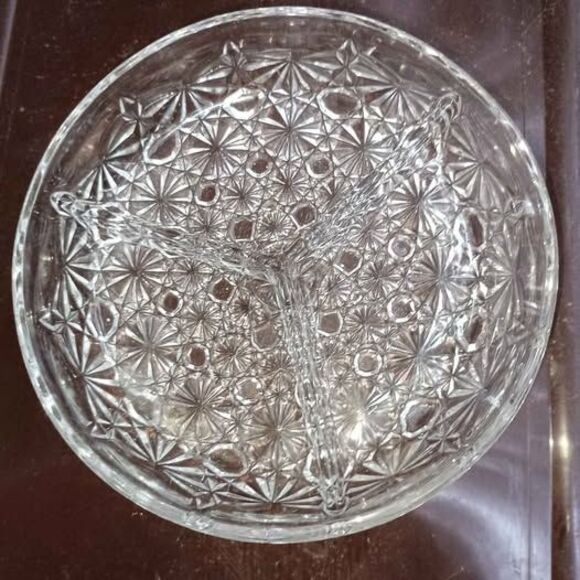 Indiana Glass Daisy & Button 7in divided dish Grannycore - Picture 2 of 4
